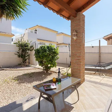 Belvilla By Oyo Casa Crispin