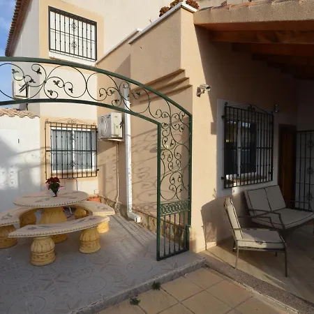 Belvilla By Oyo Casa Crispin *